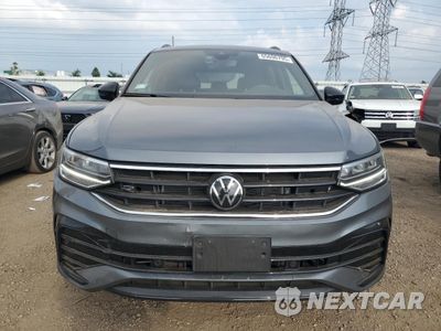 Piąte zdjęcie samochodu w środku: 2024 VOLKSWAGEN TIGUAN SE R-LINE BLACK VIN:3VV8B7AX2RM156229 - miniatura