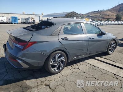 Trzecie zdjęcie samochodu z tyłu: 2025 HYUNDAI ELANTRA SEL SPORT VIN:KMHLM4DG8SU873969 - miniatura