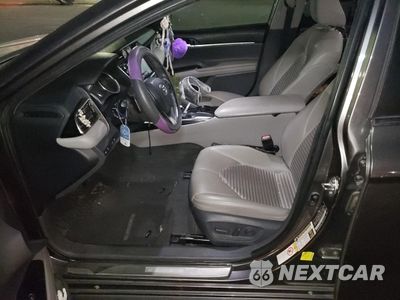 Zdjęcie 7 z 12 samochodu: 2018 TOYOTA CAMRY L VIN:4T1B11HK1JU016778 - miniatura