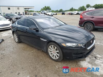 Czwarte zdjęcie samochodu z boku: 2019 JAGUAR XE VIN:SAJAR4FX5KCP49272 - miniatura