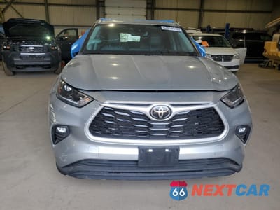 Piąte zdjęcie samochodu w środku: 2021 TOYOTA HIGHLANDER XLE VIN:5TDGZRBH7MS557129 - miniatura