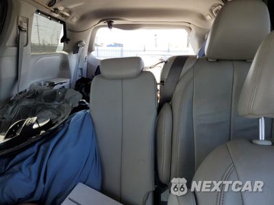 Zdjęcie 10 z 14 samochodu: 2013 TOYOTA SIENNA XLE VIN:5TDYK3DC9DS403707 - miniatura