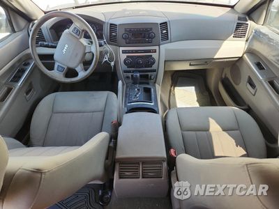 Zdjęcie 8 z 13 samochodu: 2005 JEEP GRAND CHEROKEE LAREDO VIN:1J4GR48K05C581016 - miniatura