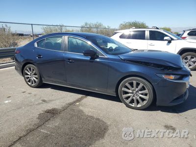 Czwarte zdjęcie samochodu z boku: 2019 MAZDA 3 SELECT VIN:JM1BPBAM9K1145293 - miniatura