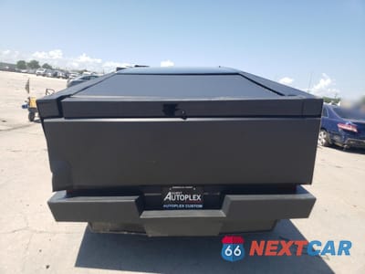 Zdjęcie 6 z 12 samochodu: 2024 TESLA CYBERTRUCK VIN:7G2CEHED9RA008292 - miniatura