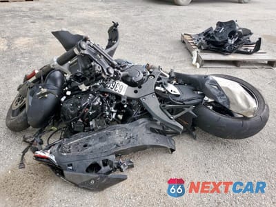 Trzecie zdjęcie samochodu z tyłu: 2025 KAWASAKI ZX1002 M VIN:JKBZXVM15SA009508 - miniatura