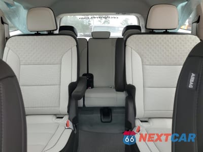 Zdjęcie 10 z 15 samochodu: 2025 GMC ACADIA DENALI VIN:1GKENLRS5SJ242555 - miniatura