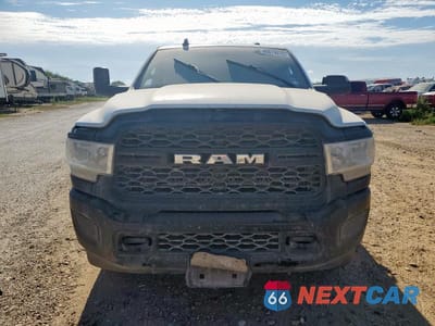 Piąte zdjęcie samochodu w środku: 2022 RAM 2500 TRADESMAN VIN:3C6UR5HJ3NG390250 - miniatura