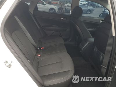Zdjęcie 10 z 12 samochodu: 2016 KIA OPTIMA LX VIN:5XXGT4L34GG026127 - miniatura