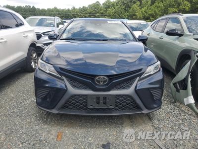 Piąte zdjęcie samochodu w środku: 2019 TOYOTA CAMRY L VIN:4T1B11HK3KU699620 - miniatura
