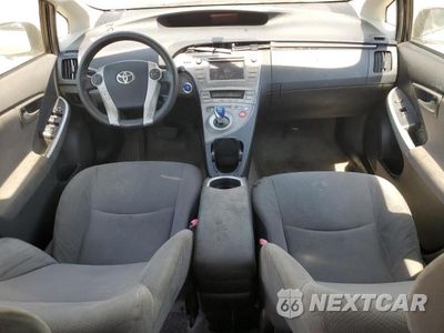 Zdjęcie 8 z 12 samochodu: 2013 TOYOTA PRIUS VIN:JTDKN3DU7D5670114 - miniatura