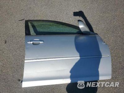 Zdjęcie 12 z 13 samochodu: 2004 TOYOTA CAMRY LE VIN:4T1BE32K64U846833 - miniatura