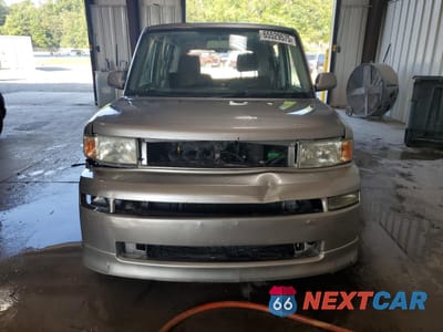 Piąte zdjęcie samochodu w środku: 2005 TOYOTA SCION XB VIN:JTLKT324550178614 - miniatura