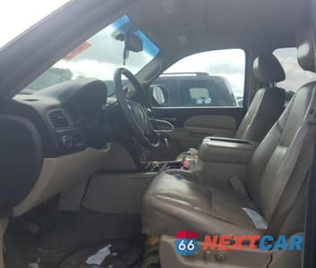 Zdjęcie 13 z 26 samochodu: 2010 GMC YUKON XL DENALI VIN:1GKUKMEF3AR151142 - miniatura