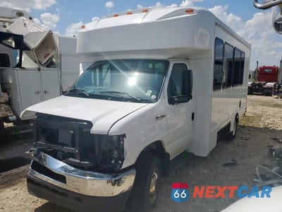 Drugie zdjęcie samochodu z przodu: 2024 FORD ECONOLINE E450 SUPER DUTY CUTAWAY VAN VIN:1FDFE4FN1RDD17602 - miniatura