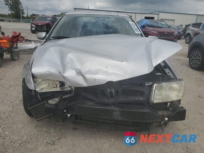 Piąte zdjęcie samochodu w środku: 1999 VOLKSWAGEN JETTA GLS TDI VIN:3VWSF29MXXM077133 - miniatura