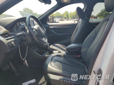 Zdjęcie 7 z 14 samochodu: 2017 BMW X1 XDRIVE28I VIN:WBXHT3C36H5F84703 - miniatura