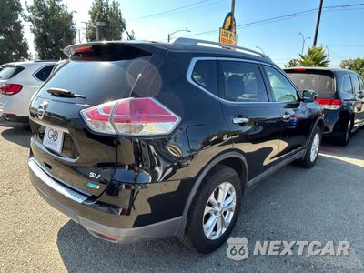 Czwarte zdjęcie samochodu z boku: 2014 NISSAN ROGUE S VIN:5N1AT2MT3EC872167 - miniatura