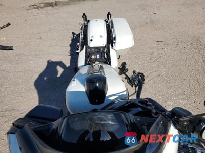 Piąte zdjęcie samochodu w środku: 2018 HARLEY-DAVIDSON FLTRXS ROAD GLIDE SPECIAL VIN:1HD1KTC17JB678253 - miniatura