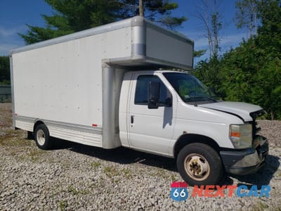 Czwarte zdjęcie samochodu z boku: 2009 FORD ECONOLINE E450 SUPER DUTY CUTAWAY VAN VIN:1FDXE45SX9DA08206 - miniatura