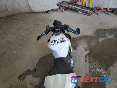 Zdjęcie 6 z 9 samochodu: 2017 KAWASAKI ER650 H VIN:JKAEREH15HDA01233 - miniatura