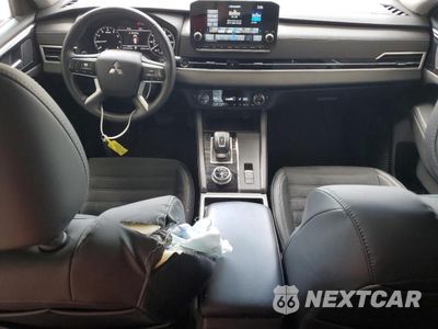 Zdjęcie 8 z 13 samochodu: 2022 MITSUBISHI OUTLANDER SE VIN:JA4J4UA83NZ081044 - miniatura