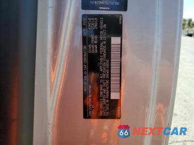 Zdjęcie 12 z 12 samochodu: 2011 VOLVO C30 T5 VIN:YV1672MK1B2192186 - miniatura