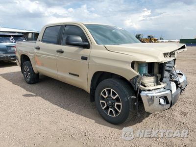 Czwarte zdjęcie samochodu z boku: 2020 TOYOTA TUNDRA CREWMAX SR5 VIN:5TFDY5F19LX918705 - miniatura