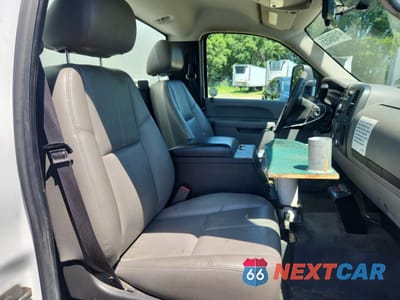 Zdjęcie 10 z 12 samochodu: 2013 CHEVROLET SILVERADO C3500 VIN:1GB3CZCG9DF151735 - miniatura