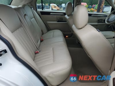 Zdjęcie 10 z 15 samochodu: 2007 LINCOLN TOWN CAR SIGNATURE VIN:1LNHM81W97Y600466 - miniatura