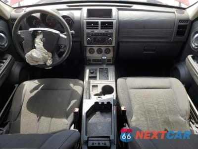 Zdjęcie 8 z 16 samochodu: 2011 DODGE NITRO HEAT VIN:1D4PU4GK9BW576870 - miniatura