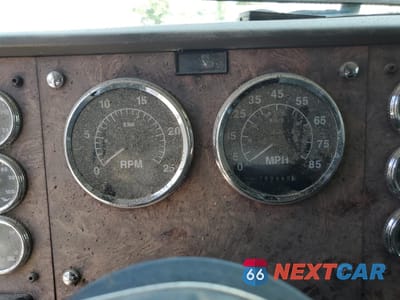 Zdjęcie 8 z 10 samochodu: 1999 INTERNATIONAL 9400 SEMI TRUCK VIN:2HSFHAERXXC087707 - miniatura