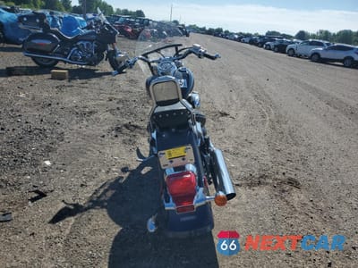 Czwarte zdjęcie samochodu z boku: 2004 SUZUKI VL800 VIN:JS1VS54A642110202 - miniatura