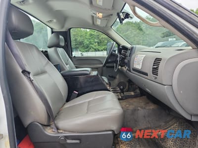 Zdjęcie 10 z 12 samochodu: 2014 CHEVROLET SILVERADO K3500 VIN:1GB3KZCG9EF157054 - miniatura