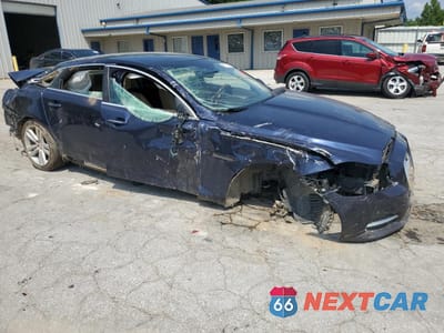 Czwarte zdjęcie samochodu z boku: 2015 JAGUAR XJL PORTFOLIO VIN:SAJWA2GZ9F8V82229 - miniatura