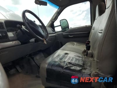 Zdjęcie 7 z 12 samochodu: 2000 FORD SUPER DUTY F-350 W/D VIN:1FDWF37F5YEE28547 - miniatura