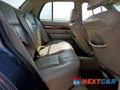Zdjęcie 10 z 12 samochodu: 2010 MERCURY GRAND MARQUIS LS VIN:2MEBM7FV3AX610727 - miniatura