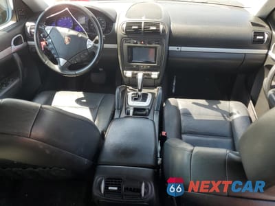 Zdjęcie 8 z 13 samochodu: 2005 PORSCHE CAYENNE VIN:WP1AA29P25LA23054 - miniatura