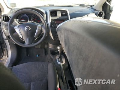 Zdjęcie 8 z 13 samochodu: 2018 NISSAN VERSA S VIN:3N1CN7AP1JK442544 - miniatura