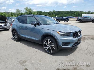 Czwarte zdjęcie samochodu z boku: 2022 VOLVO XC40 T5 R-DESIGN VIN:YV4162UM8N2781175 - miniatura