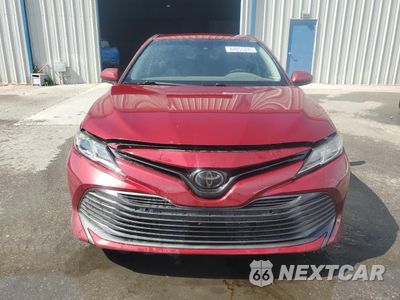 Piąte zdjęcie samochodu w środku: 2019 TOYOTA CAMRY L VIN:4T1B11HK4KU818033 - miniatura
