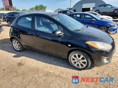 Czwarte zdjęcie samochodu z boku: 2013 MAZDA MAZDA2 VIN:JM1DE1LZ4D0157748 - miniatura