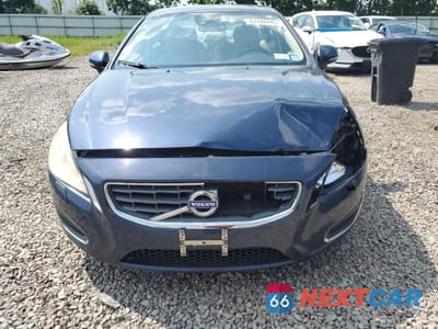Piąte zdjęcie samochodu w środku: 2013 VOLVO S60 T5 VIN:YV1612FH1D2177595 - miniatura