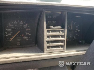 Zdjęcie 9 z 13 samochodu: 1991 VOLKSWAGEN VANAGON BUS VIN:WV2YB0258MG000848 - miniatura