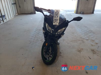Drugie zdjęcie samochodu z przodu: 2019 KAWASAKI EX650 J VIN:JKAEXEJ10KDA03821 - miniatura