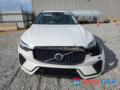 Piąte zdjęcie samochodu w środku: 2023 VOLVO XC60 ULTIMATE VIN:YV4L12RX3P1253899 - miniatura