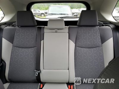 Zdjęcie 10 z 14 samochodu: 2025 TOYOTA RAV4 XLE VIN:JTMRWRFV7SJ062926 - miniatura