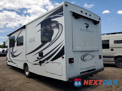 Trzecie zdjęcie samochodu z tyłu: 2019 FORD ECONOLINE E450 SUPER DUTY CUTAWAY VAN VIN:1FDXE4FS5KDC73412 - miniatura