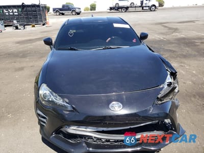 Piąte zdjęcie samochodu w środku: 2017 TOYOTA 86 BASE VIN:JF1ZNAA16H8710397 - miniatura