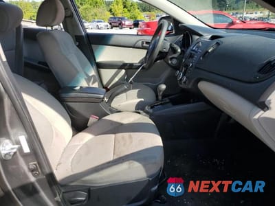Zdjęcie 7 z 12 samochodu: 2010 KIA FORTE EX VIN:KNAFU4A27A5822527 - miniatura
